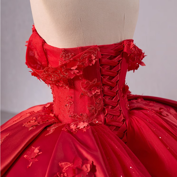 Red Tulle Strapless Appliques Prom Dress