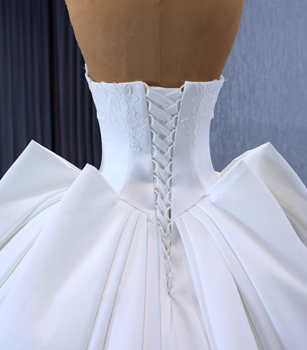 White Satin Strapless Lace Appliques Wedding Dress