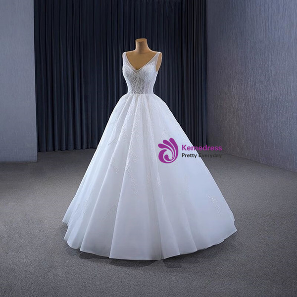 White Tulle V-neck Beading Sleeveless Wedding Dress