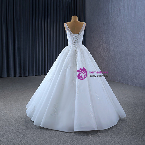 White Tulle V-neck Beading Sleeveless Wedding Dress