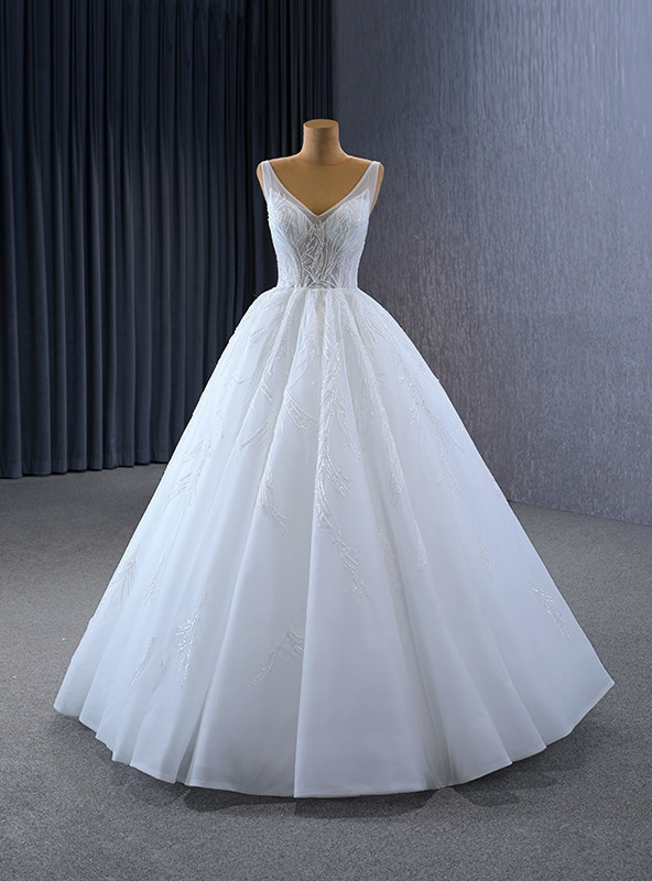 White Tulle V-neck Beading Sleeveless Wedding Dress