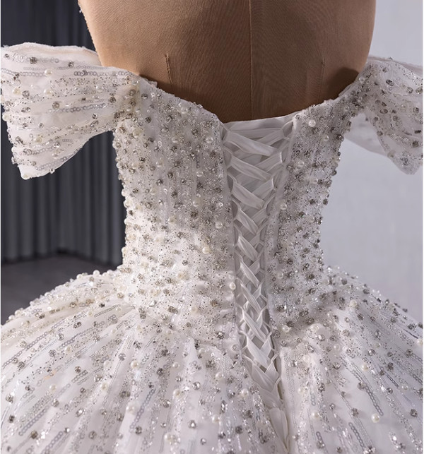 White Tulle Sequins Strapless Beading Wedding Dress