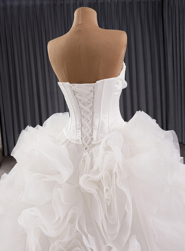 White Tulle Strapless 3D Flower Wedding Dress