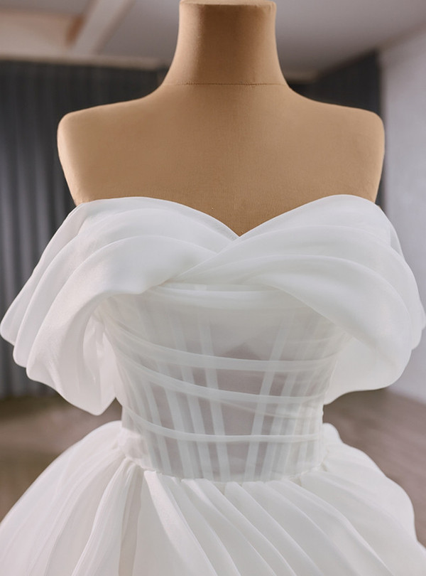 White Tulle Off the Shoulder Pleats Wedding Dress