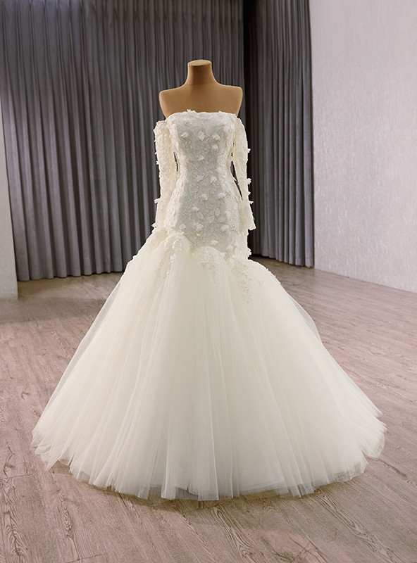White Mermaid Tulle Long Sleeve 3D Appliques Wedding Dress