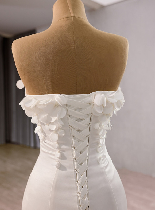 White Mermaid Satin Strapless Puff Sleeve Flower Wedding Dress