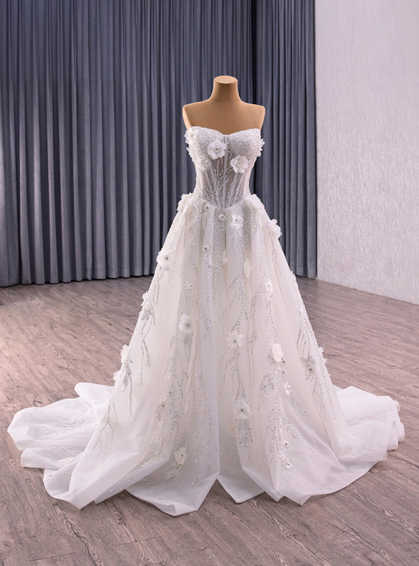 White Strapless Tulle Sequins 3D Appliques Wedding Dress