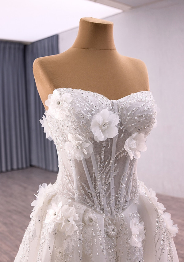 White Strapless Tulle Sequins 3D Appliques Wedding Dress