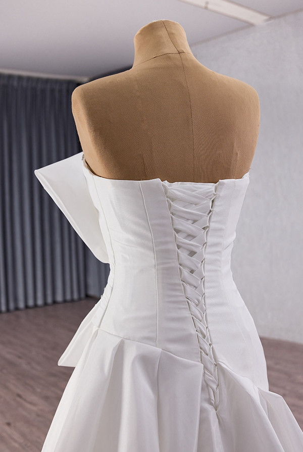 White Satin Strapless Beading Bow Pleats Wedding Dress