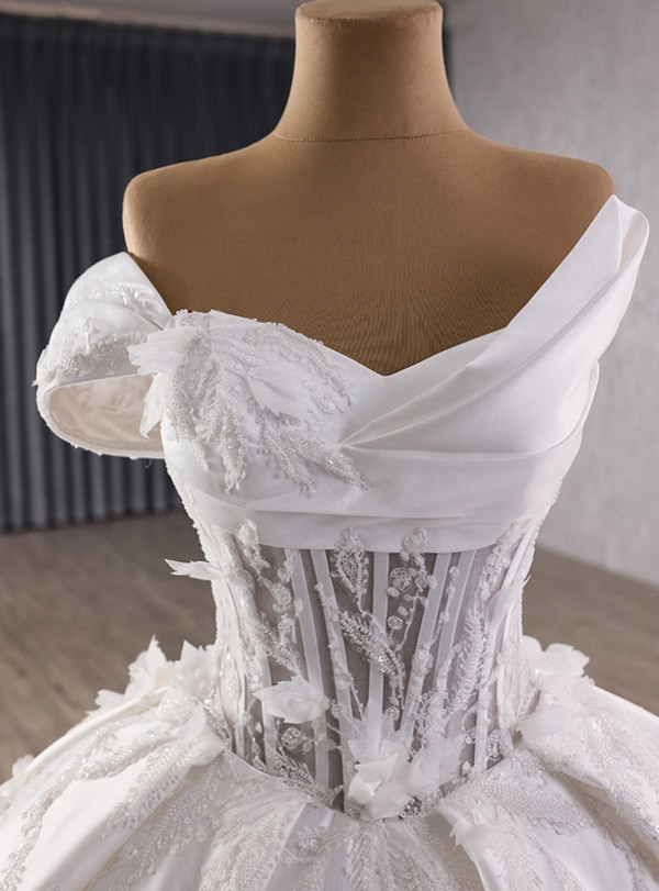 Vintage White Satin 3D Flower Wedding Dress