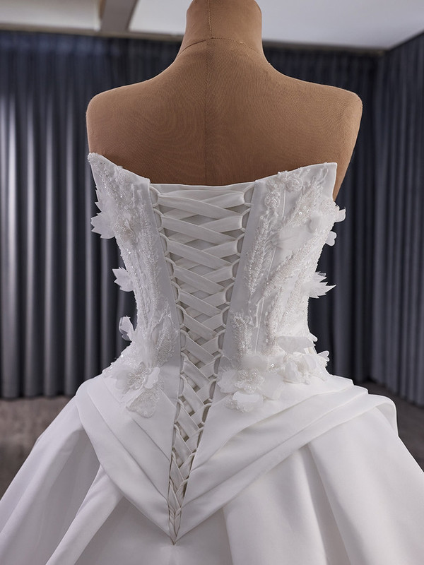 Fashion White Satin Strapless Appliques Wedding Dress