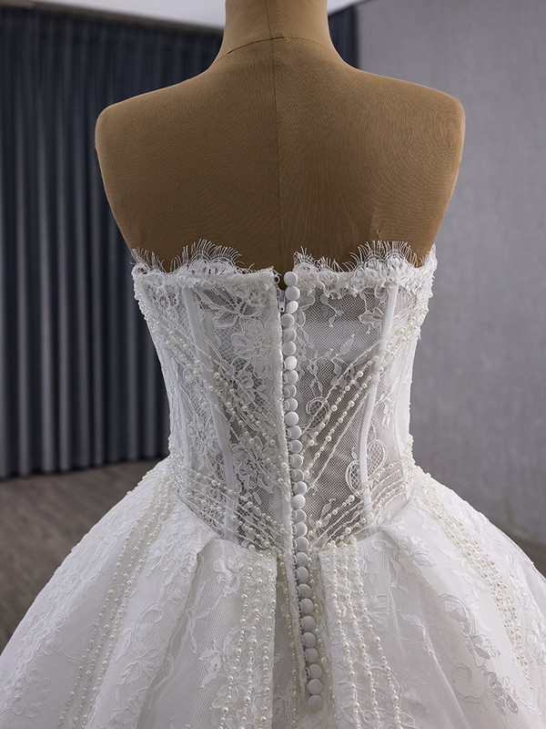 Sexy White Tulle Lace Strapless Beading Wedding Dress