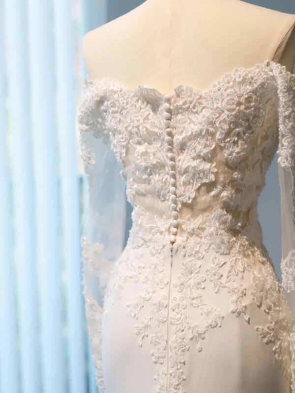 White Mermaid Long Sleeve Appliques Wedding Dress