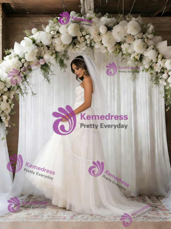 White Tulle Strapless Appliques Wedding Dress