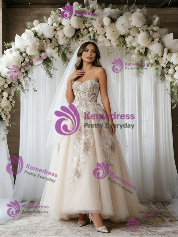 Champagne Tulle Strapless Appliques Wedding Dress