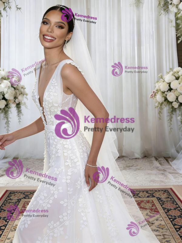 White Tulle V-neck Appliques Wedding Dress