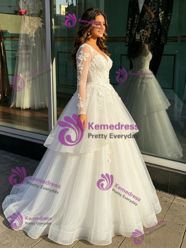 White Tulle V-Neck Long Sleeve Appliques Quinceanera Dress