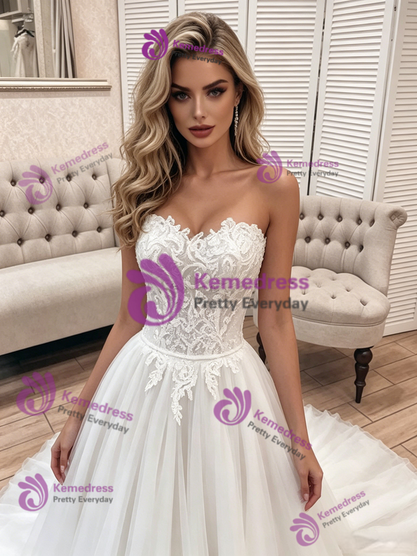 A-Line White Tulle Lace Strapless Wedding Dress