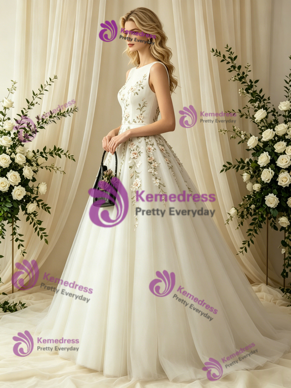 White Tulle Scoop Neck Appliques Wedding Dress