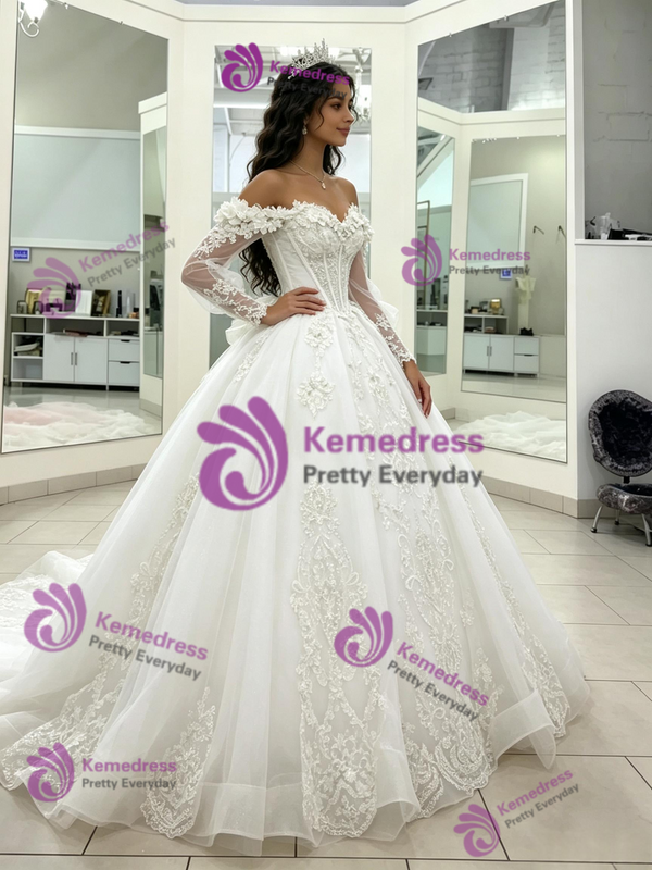 White Tulle Long Sleeve Appliques Quinceanera Dress