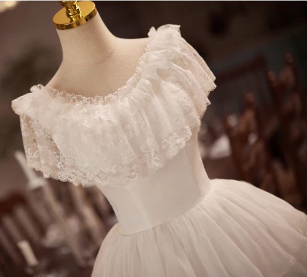 Vintage White Lace Tiers Homecoming Dress