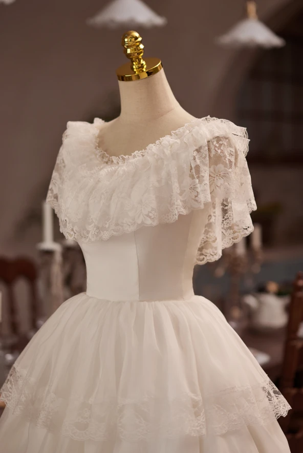 Vintage White Lace Tiers Homecoming Dress