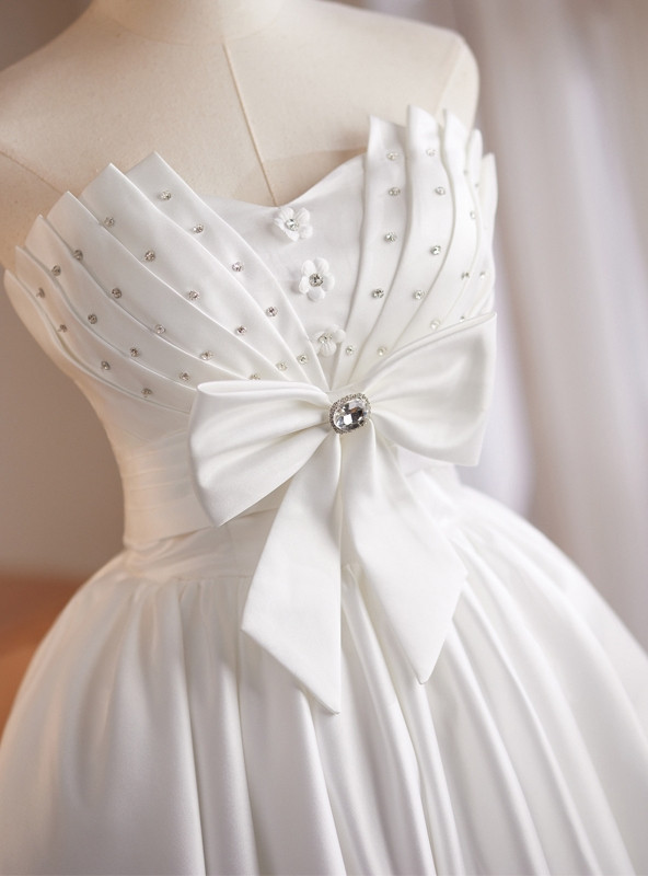 White Satin Strapless Pleats Bow Homecoming Dress