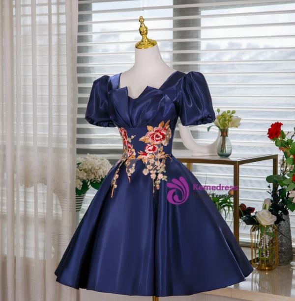 Navy Blue Puff Sleeve Appliques Homecoming Dress