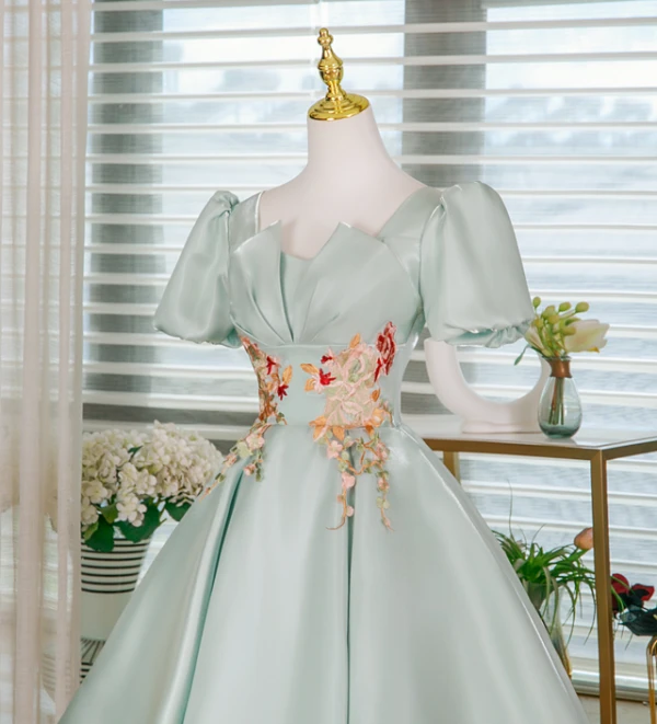 Green Short Sleeve Appliques Homecoming Dress