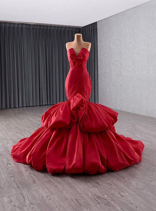 Sexy Red Mermaid Satin Strapless Prom Dress