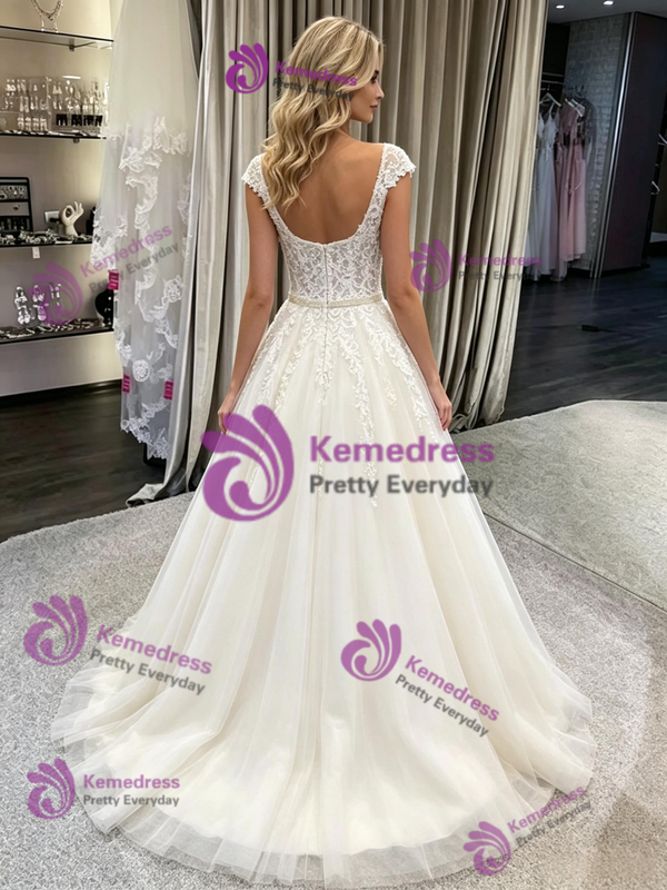 White Tulle Appliques Wedding Dress