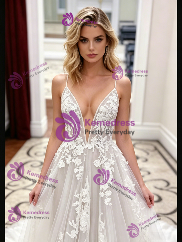 White Tulle Spaghetti Straps Appliques Wedding Dress