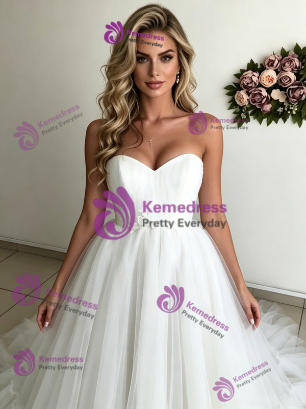 White Tulle Strapless Appliques Wedding Dress