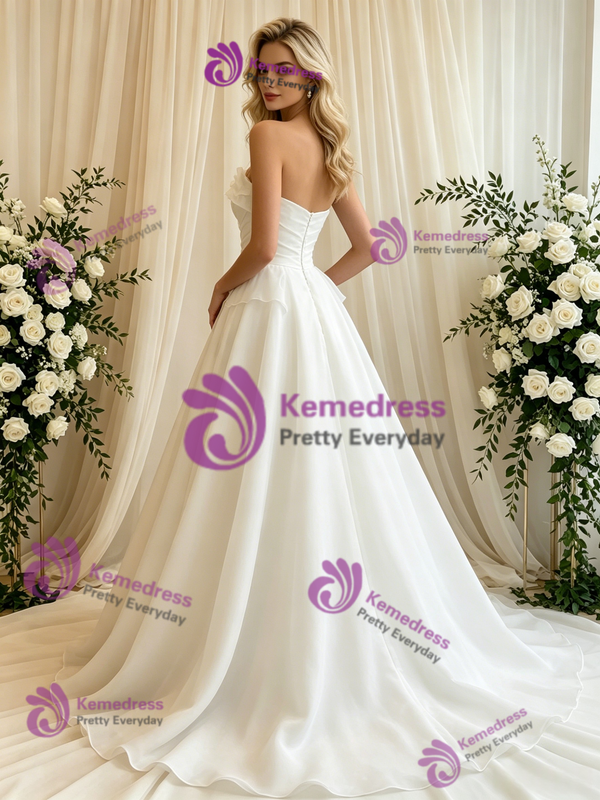 White Tulle Strapless Wedding Dress