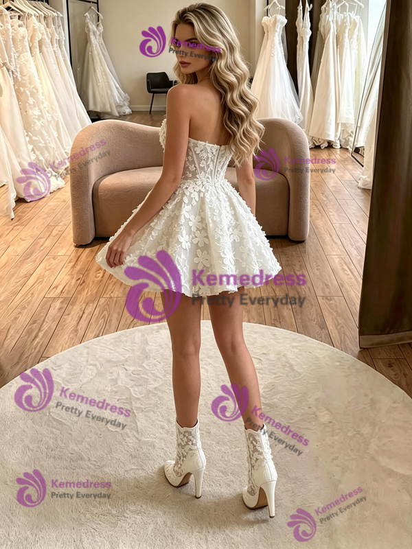 White Tulle Strapless Appliques Wedding Dress