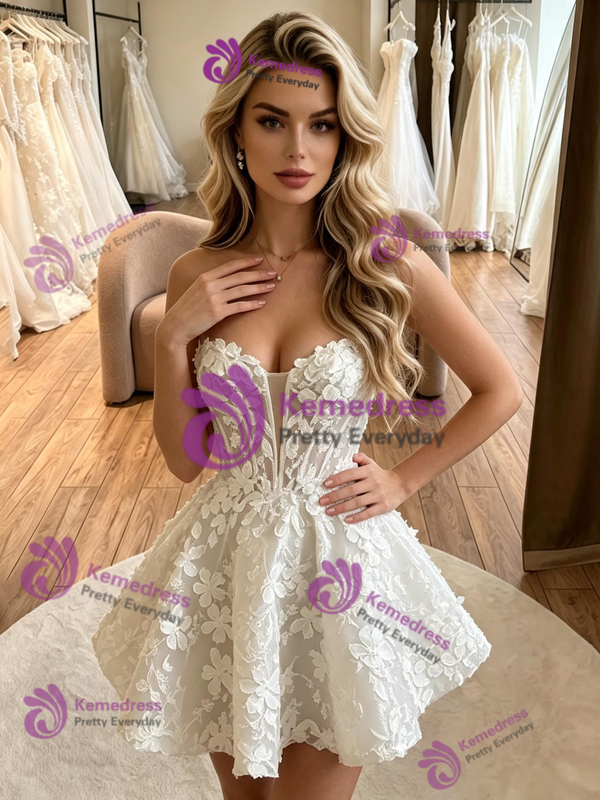 White Tulle Strapless Appliques Wedding Dress
