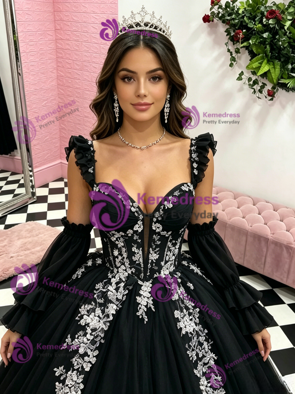 Black Tulle Straps Appliques Quinceanera Dress