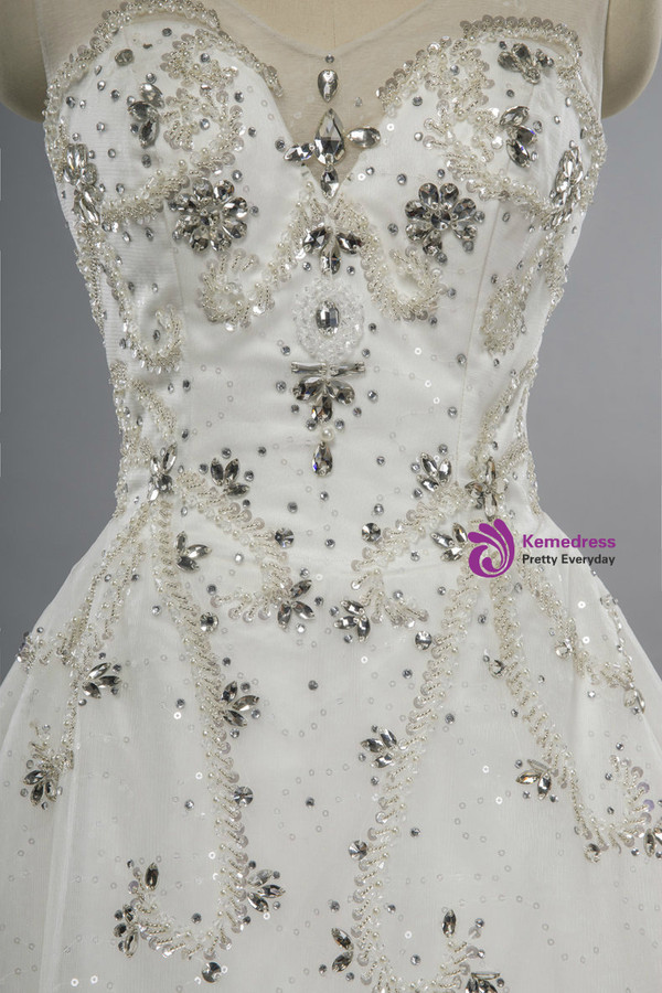 Luxury Dubai Wedding Dress 2017 A-line Lace Applique Sequined Wedding Dress