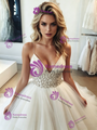 White Tulle V-neck Spaghetti Straps Beading Wedding Dress