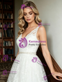 White Tulle V-neck Appliques Wedding Dress