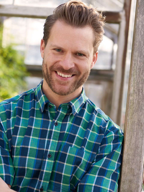 Men's Green Check Short Sleeve Linen and Cotton Shirt On Model