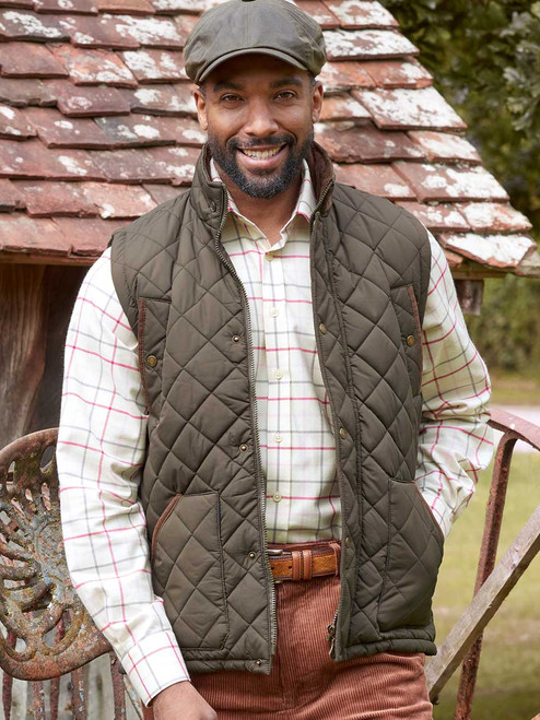 Men's Green Vedoneire Quilted Gilet On Model