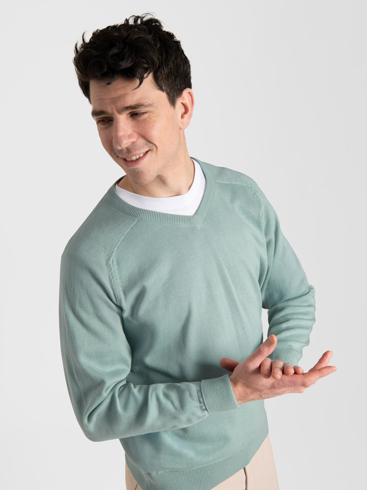 Men's Ocean Green Cotton V Neck Jumper on model