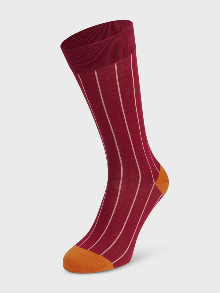 Mens Claret Pin Stripe Egyptian Cotton Socks On Foot