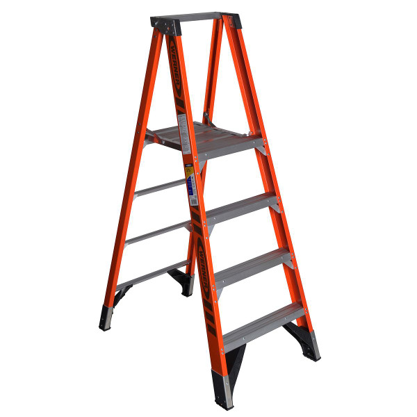 WERNER Platform Stepladder,4 ft.,FGL,375 lb. P7404