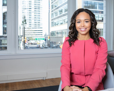 HAVE A PROFESSIONAL LOOK: STYLE YOUR CURLY HAIR AT WORK