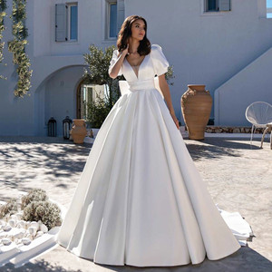 White Satin Wedding Dresses With Pockets 