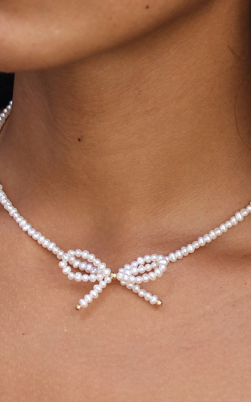 Big To Small String Of Pearl Necklace