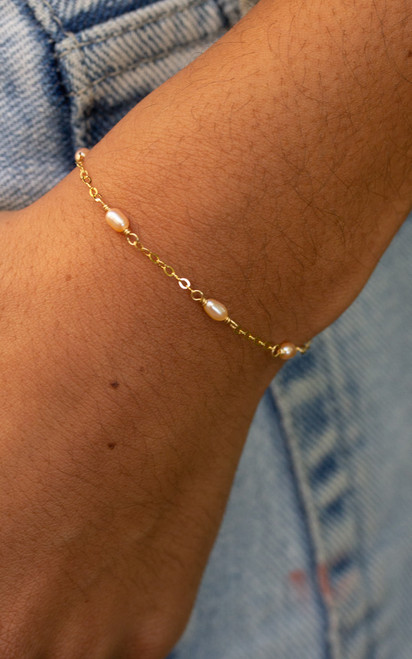 Single Layer Pearl Bracelet