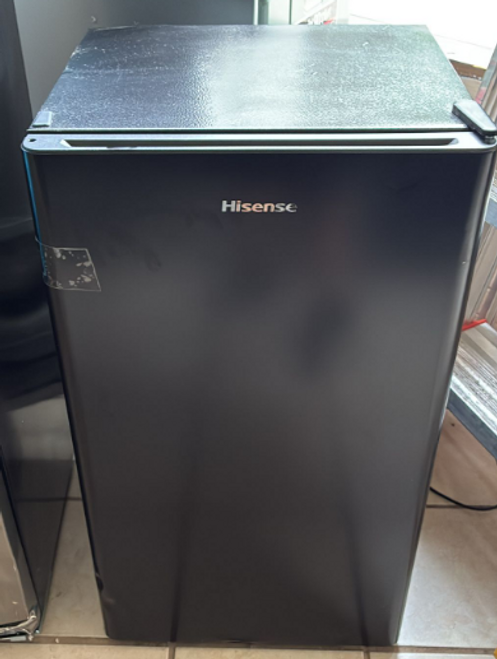 Compact Refrigerator (Mini Fridge)